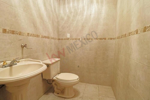 Experimenta El Lujo Y La Comodidad En Esta Impresionante Residencia Con Una Superficie De 600 M2 ...