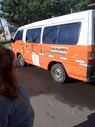 Mitsubishi L300 2.5 Minibus Doble Aa