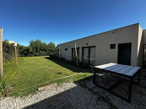 Casa En Venta En Santa Guadalupe, Pilar Del Este, Pilar