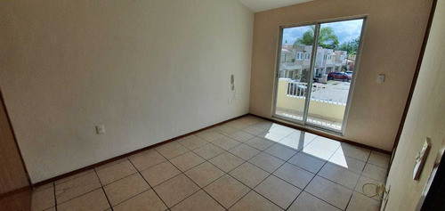 Imagen 6 de 14 de Hermosa Casa En Excelente Ubicacion !!