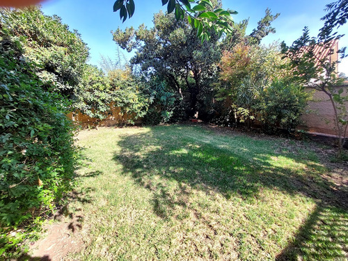 Excelente Casa En San Carlos De Apoquindo
