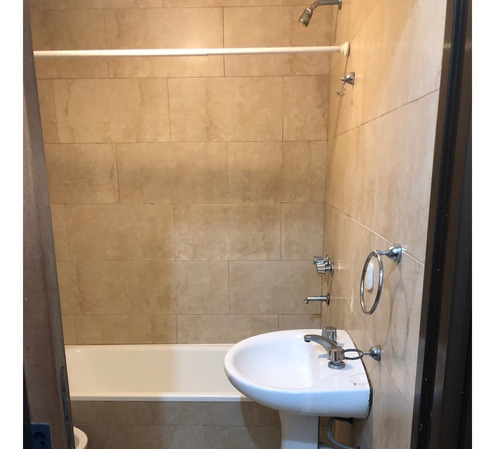 Imagen 11 de 14 de Ph 2 Ambientes Con Patio.. 1er Piso Por Escalera , Sin Expensas