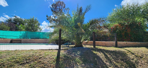 Venta Casa Amplia Y Funcional / Barrio Cerrado / 3 Dorm