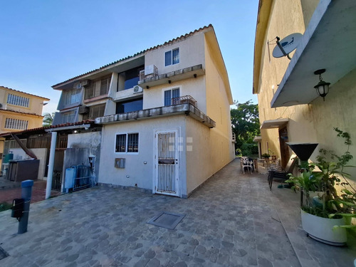 Hermosa Villa En Puerto Morro - Precio De Oportunidad