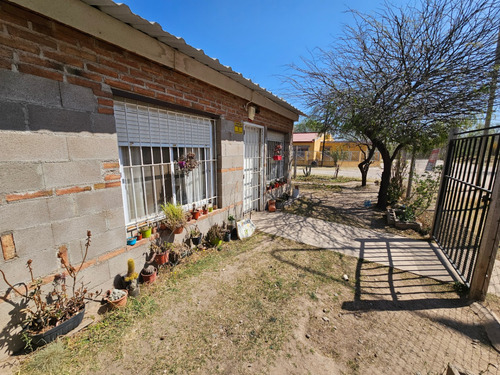 Venta Casa 2 Dormitorios Cosquín Con Cochera
