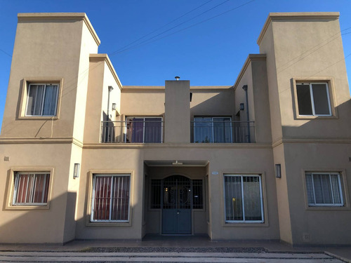 Condominio En Jorge Cafrune 100