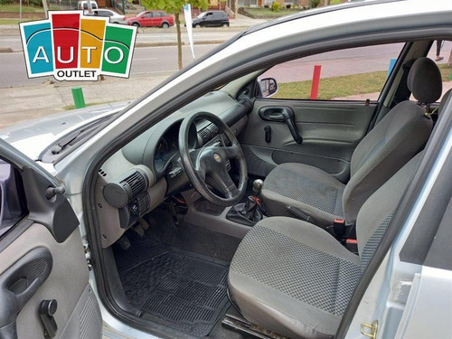 Chevrolet Corsa Super 2011 Gris Plata 4 Puertas