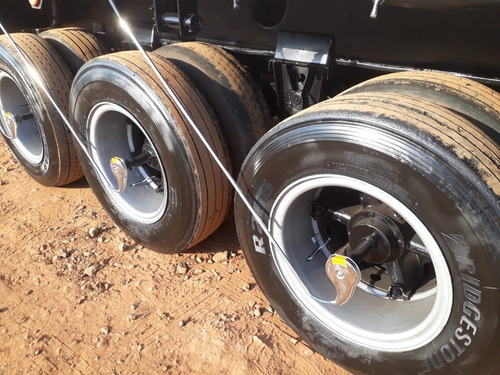 Imagem 5 de 11 de Carreta Randon Sr 1985 3 Eixos Graneleiro Com Pneus E Lona