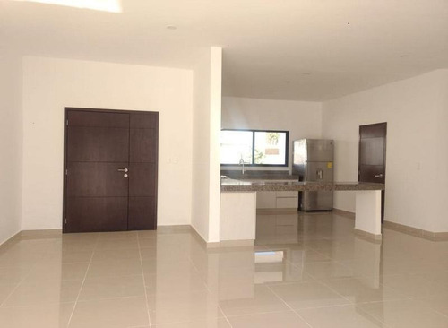 Casa De 1 Planta En Venta,privada Albarella,cholul,modelo A