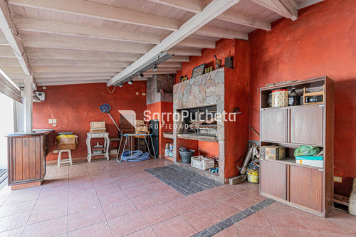 Venta Casa 5 Ambientes Con Garaje, Quincho Y Piscina En Haedo.