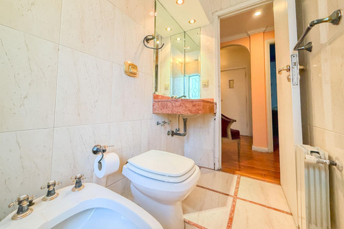 Imponente Casa En Venta 7 Ambientes Estilo Racionalista