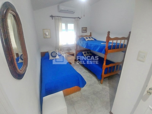 Para Disfrutar De Las Vacaciones A Media Cuadra Del Mar!- Ref: 293