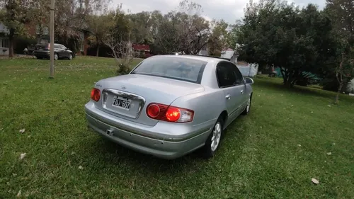 Kia Opirus