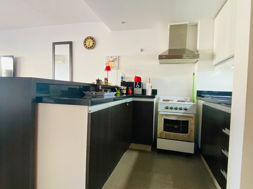Imagen 5 de 14 de Apartamento En Venta De 1 Dormitorio C/ Cochera En Maldonado
