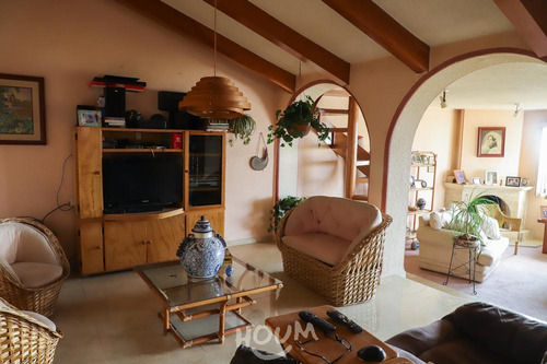 Casa En Lomas De San Mateo, Naucalpan De Juárez Con 3 Habitaciones