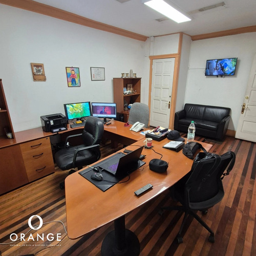 Amplia Casona De 270 M² Para Oficinas En Centro De Santiago