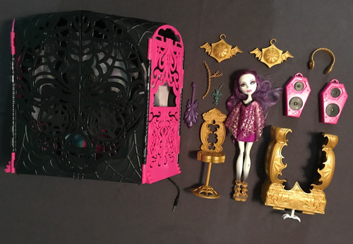 Monster High 13 Deseos Spectra Vondergeist Con Maletin (Usado)