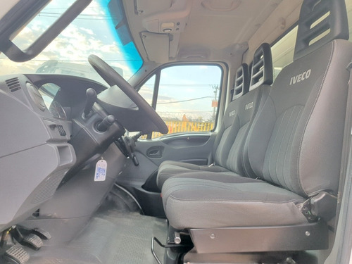 Imagem 12 de 14 de Iveco Daily 70c17