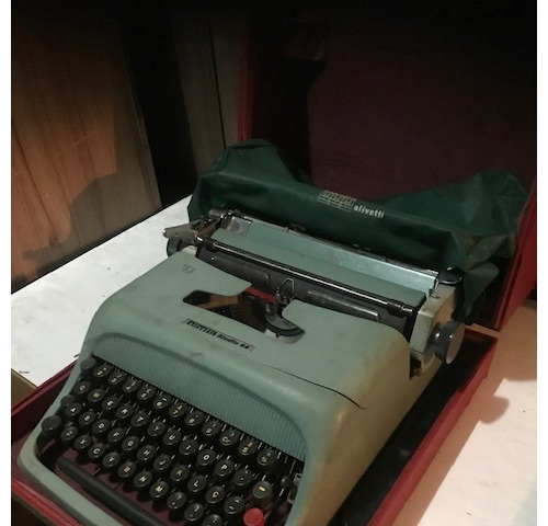 Maquina De Escrever - Olivetti Studio 44