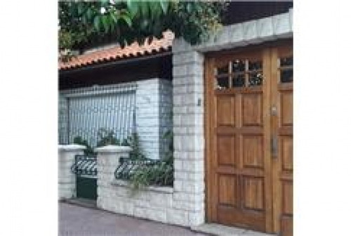 Excelente Propiedad A La Venta En Isidro Casanova