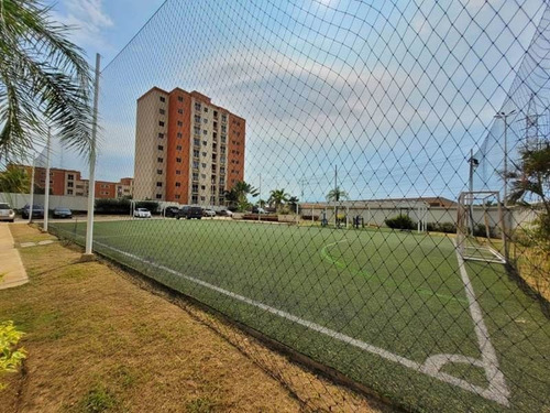 Imagen 3 de 12 de En Venta Apartamento En Res. Costarena Suites, Av. Costanera Nueva Barcelona