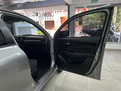Suzuki Swift Dziere AT 2023