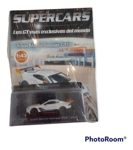 Revista + Auto Aston Martin Vantage Gt12 (2015) . Supercars.