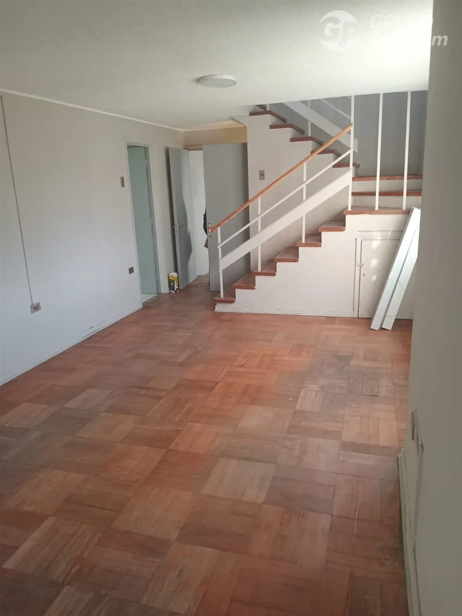 Imagen 2 de 17 de Casa En Venta De 5 Dorm. En Villa San Pedro De La Paz