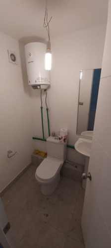 Amplio 54m2 A La Calle /1,5 Mes De Gracia/planta Libre/ Baño
