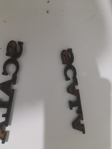 Emblema Plastico Belina Scala Dourada Pintura Um Pouco Gasta