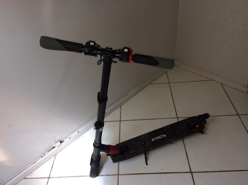 Imagem 1 de 4 de Patinete Eletrico Atrio S205. Usado 1 Vez