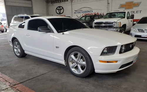 Imagen 2 de 7 de Ford Mustang