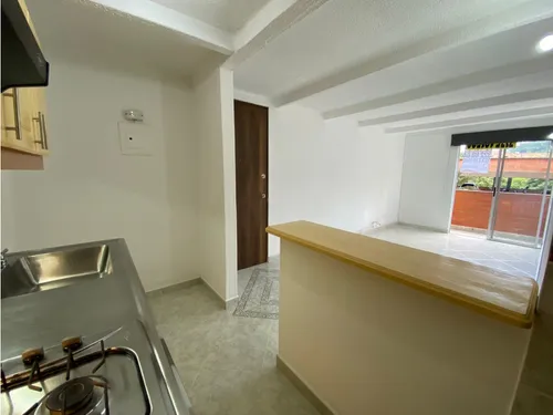 Apartamento En Venta Los Colores, Medellín