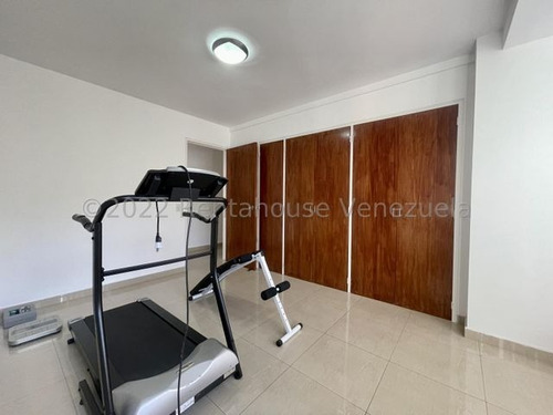 Imagen 21 de 30 de Mls #22-28102 Hermoso Y Moderno Penthouse Duplex Con Increíble Vista, Es Un Piso Completo. Afm
