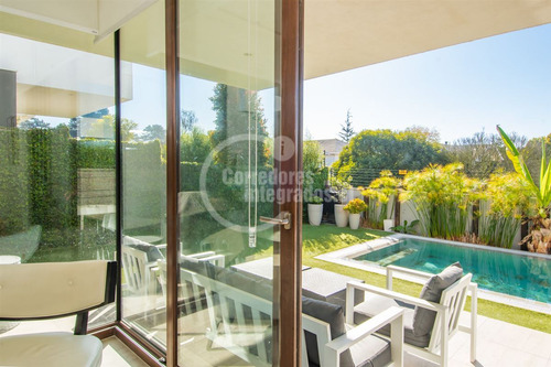 Casa En Venta En Exclusivo Condominio De Concón