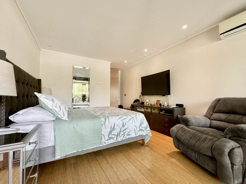 Impecable Con Jardin / No Perimetral Semi Nuevo