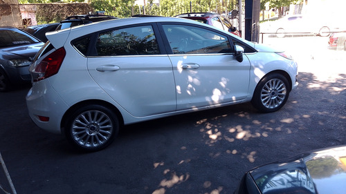 Ford Fiesta Kinetic 1.6 Titanium Powershift 120cv
