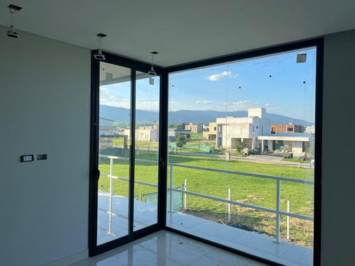 Venta Casa A Estrenar 3d -country Viento Sur