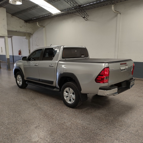 Toyota Hilux 2.8 Cd Srv 177cv 4x2 Mt