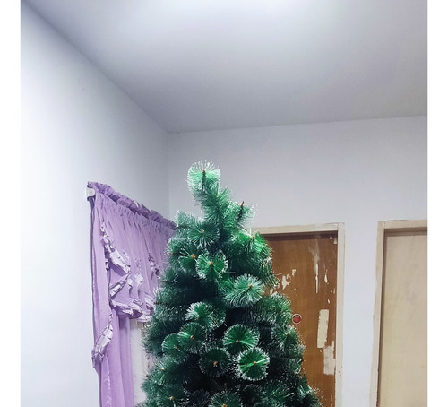 Arbol De Navidad Nevado De 2.10 Metros (Usado)