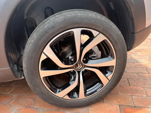 Citroën C4 Cactus 1.6 Shine Turbo Aut