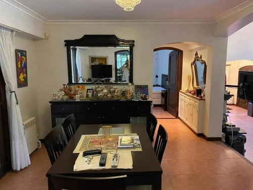Casa En Venta - 2 Dormitorios 3 Baños - Cochera - 2.400mts2 - Sierra De Los Padres