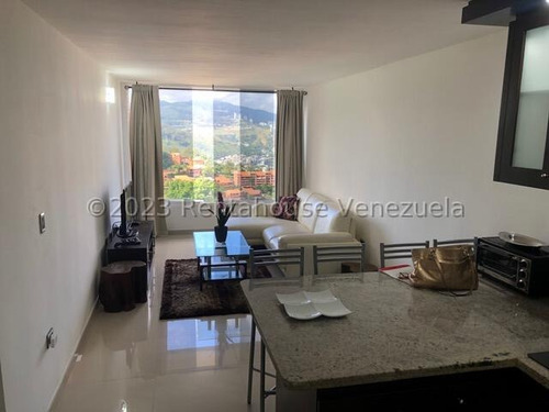 En Alquiler Apartamento En Colinas De La Tahona. Cod Flex: 24-12526