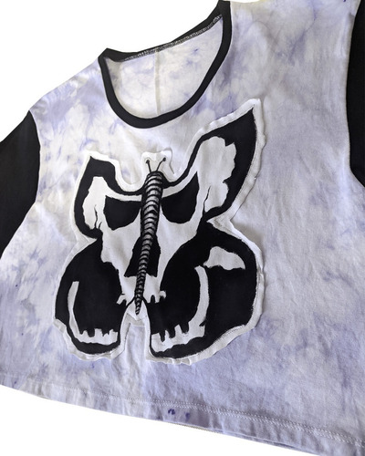 Imagen 3 de 5 de Remera Croptop Butterfly Effect Calavera Skull Parche Acid