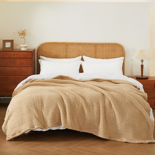 Frazadas De Corderito 1 Plaza Y Media Gruesa Blanqueria Home Color Beige