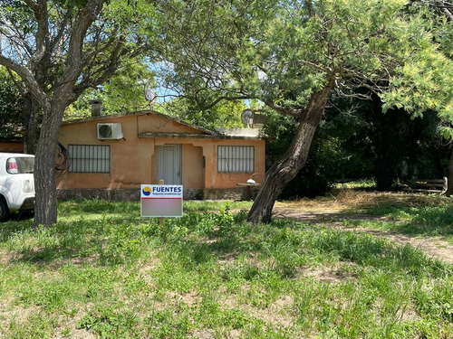 Casa En Venta Con Amplio Terreno A Pasos Del Mar