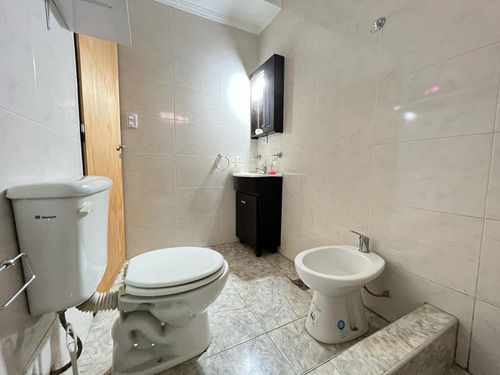 Imagen 25 de 30 de Venta Casa En Lote Propio - Villa Lugano - 4 Dormitorios