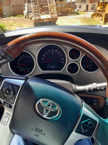 Toyota Sequoia 5.7 Platinum At