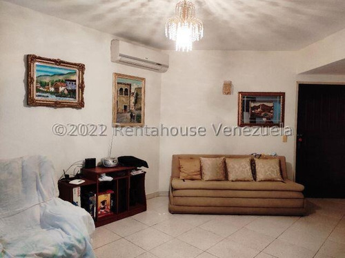 Cómodo Apartamento En Venta En Roca Lisa Zona Este. Pm