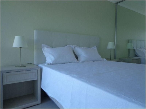 Apartamento En Venta De 2 Dormitorios En Playa Mansa